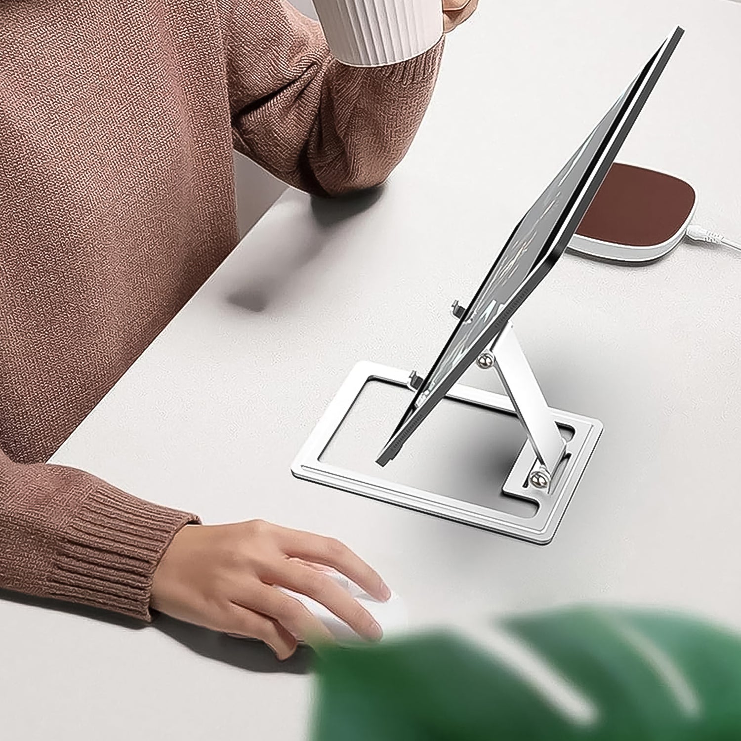 Adjustable Aluminium Alloy Tablet & Mobile Stand