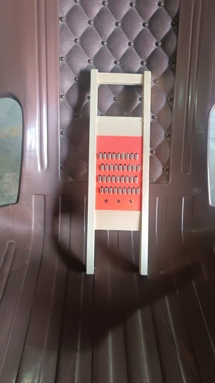 Adjustable-Thickness Vegetable Slicer