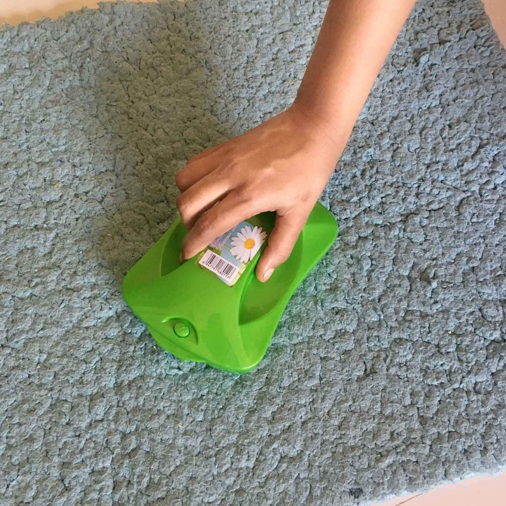 2-in-1 Carpet Cleaning Brush