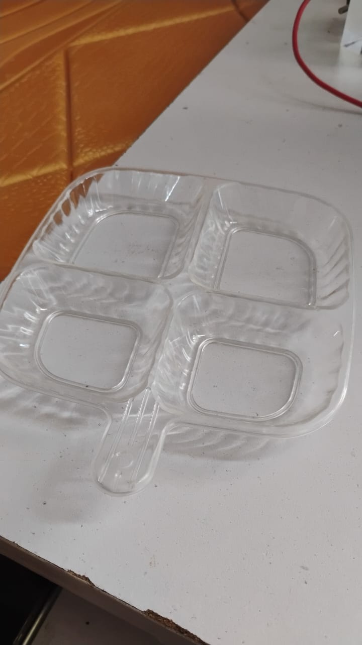 4-Compartment Serving Tray