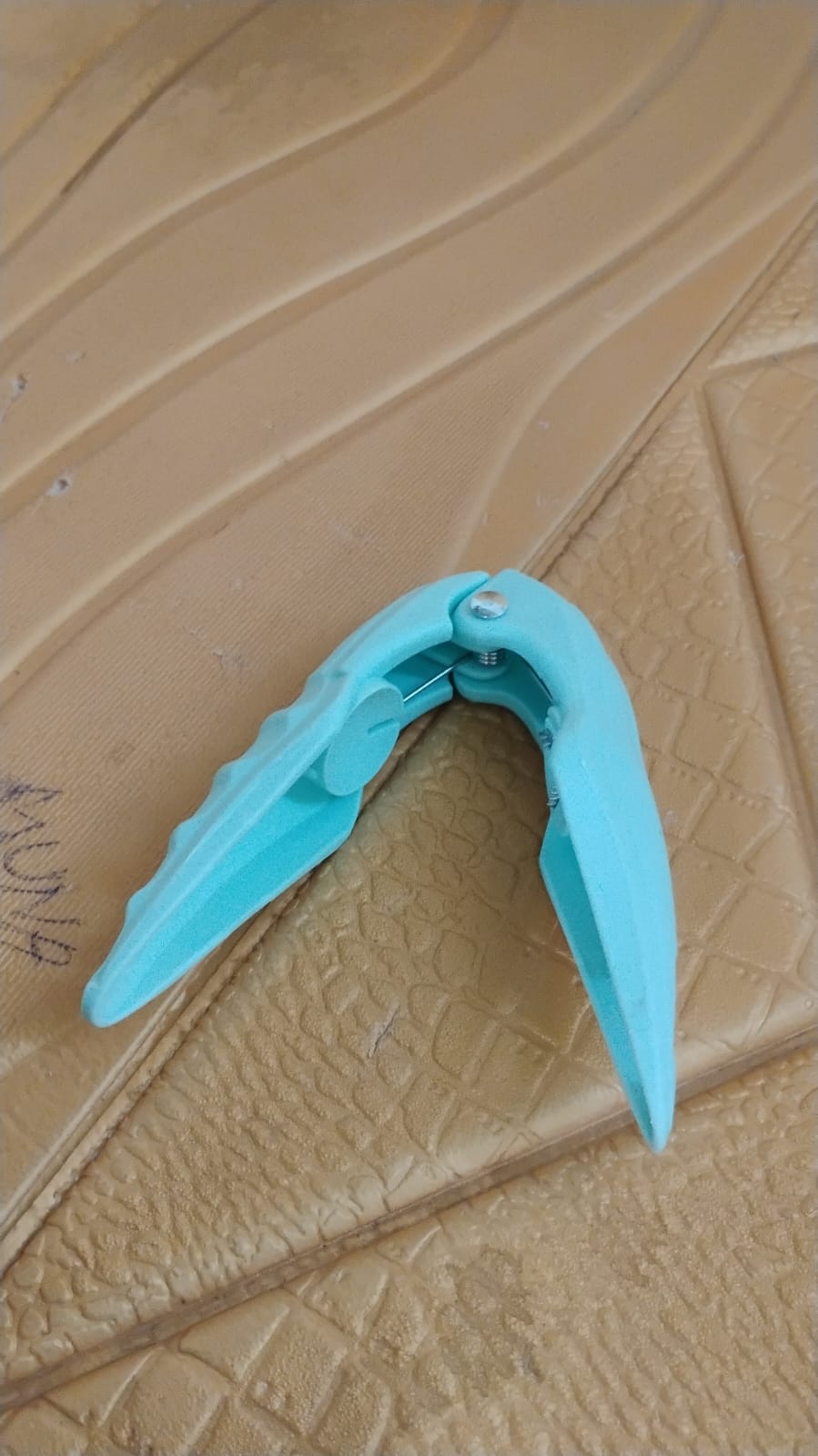 Non-Slip Nut Cracking Pliers