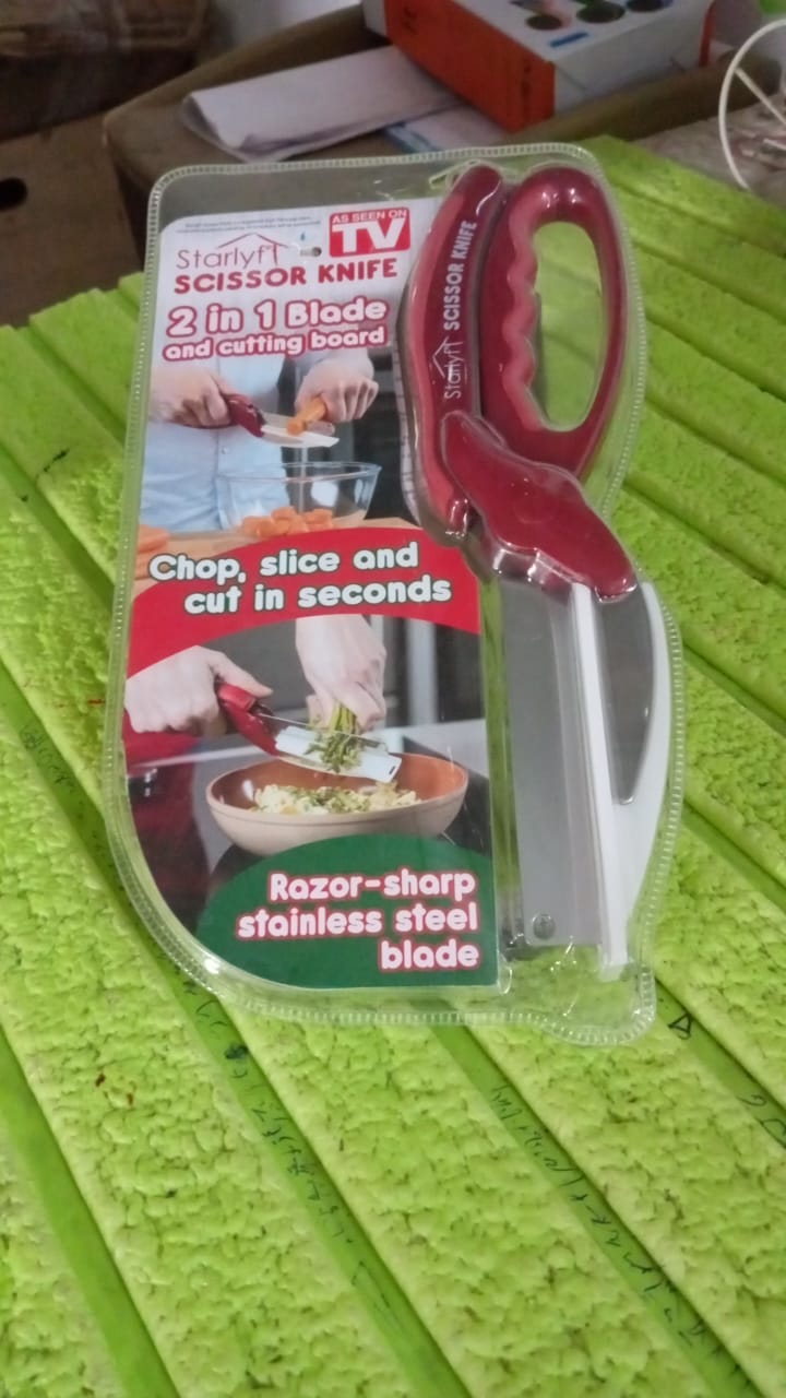 2-in-1 Kitchen Scissors with Chopping Board